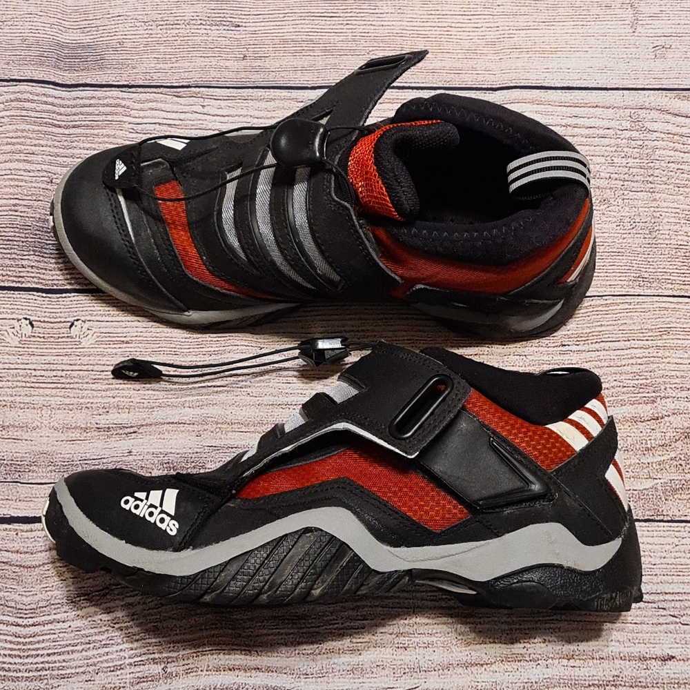 Adidas Cycling Shoes Black Red White size 6
